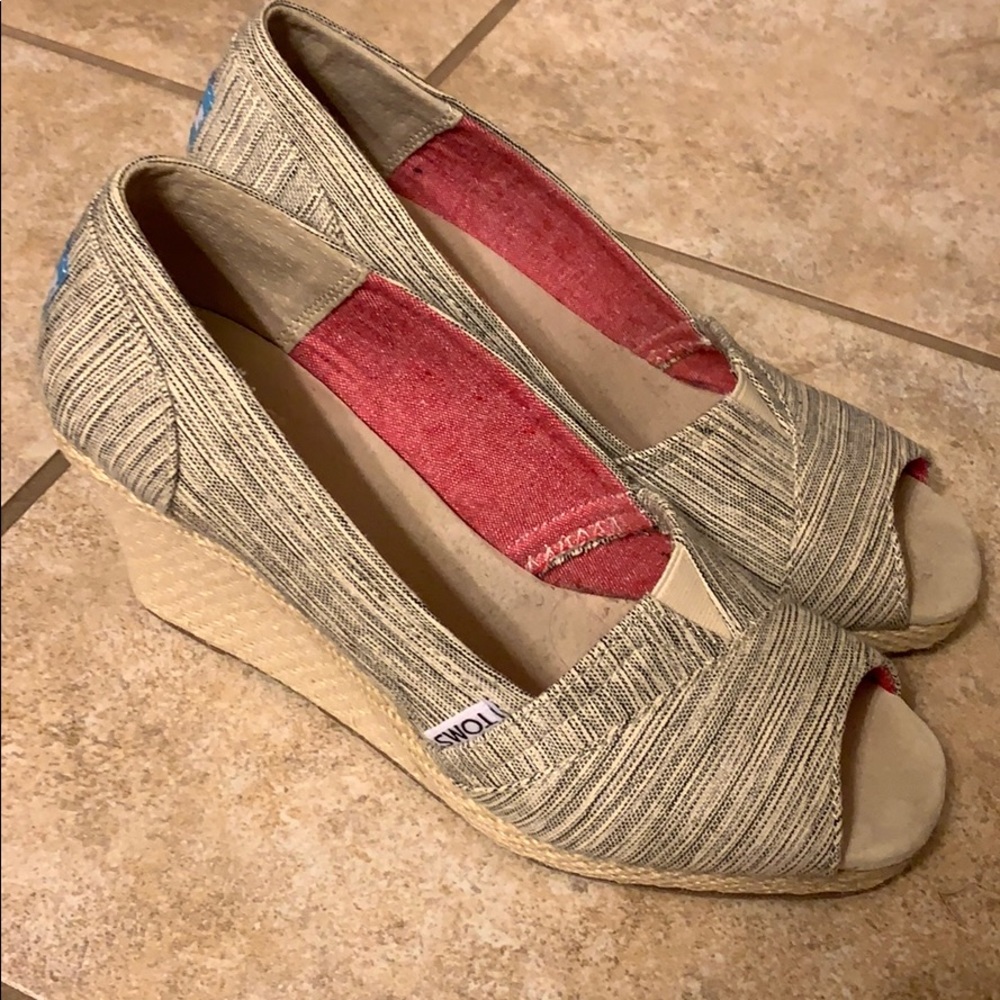 Toms wedges - size 8